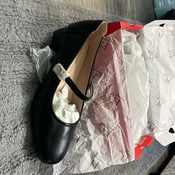 kingswink Shoes - New in box size 7 black low heal Mary Jane’s.